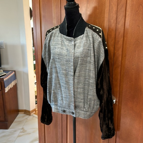 Connie Fails Jacket - Picture 1 of 8